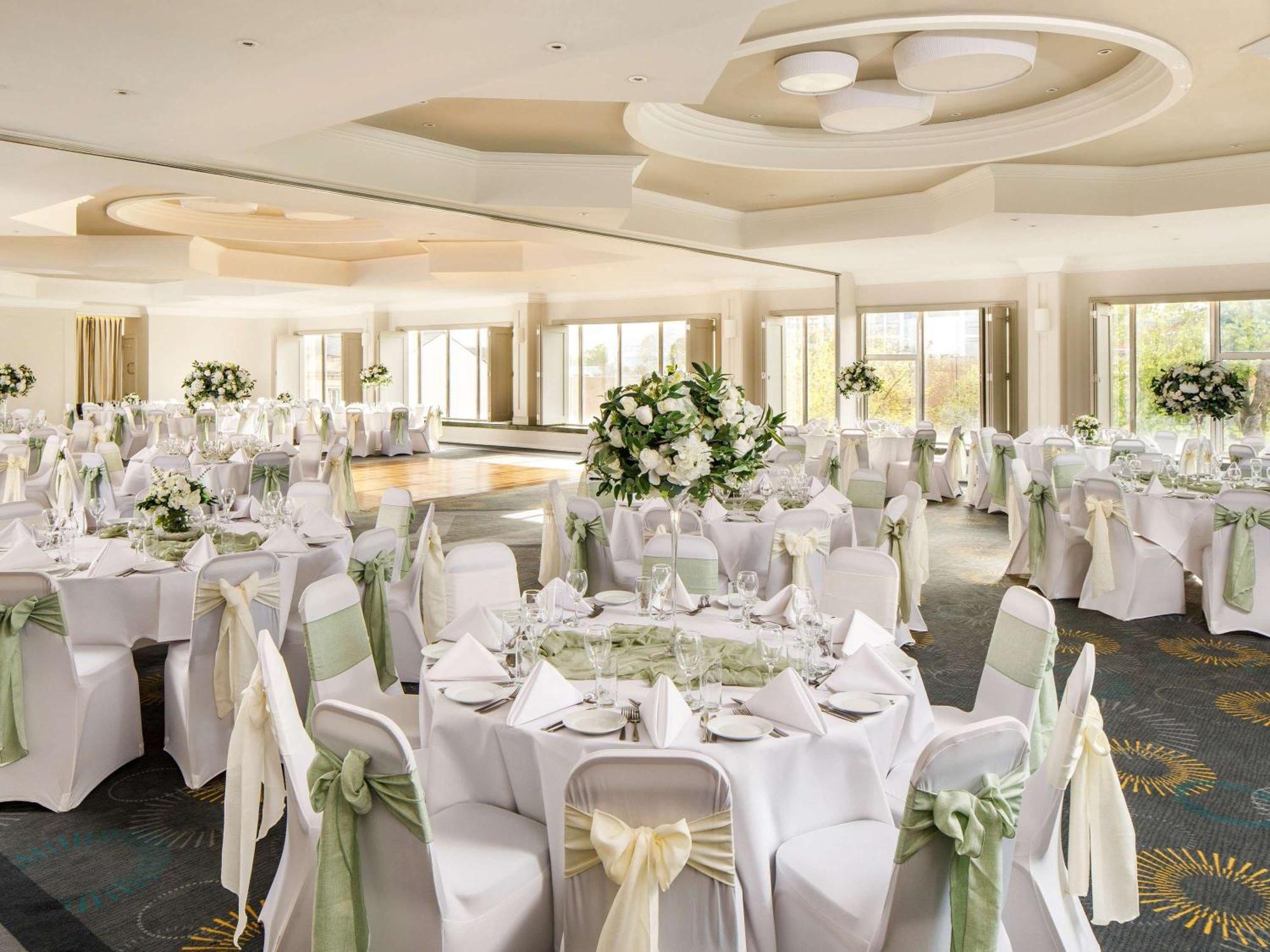 Mercure Centre Hotel 4*